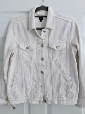 Early 2000s GAP for good white jean jacket (M)